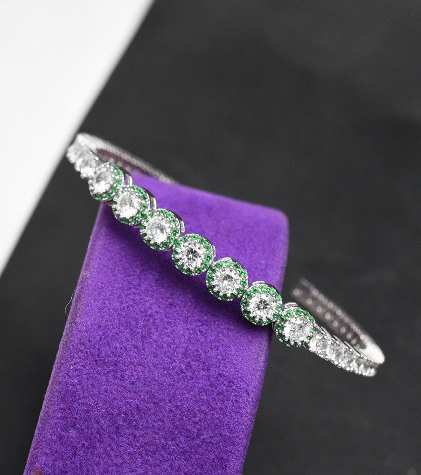 Bratara Din Argint 925 Cu Elemente Zirconii si Smarald Helan Model Fixa( Bangle) 13.8g