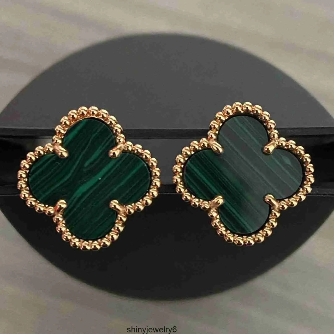 Cercei din Argint 925 cu Piatra Verde Malachit – Design Trifoi cu Patru Foi, Simbol al Norocului