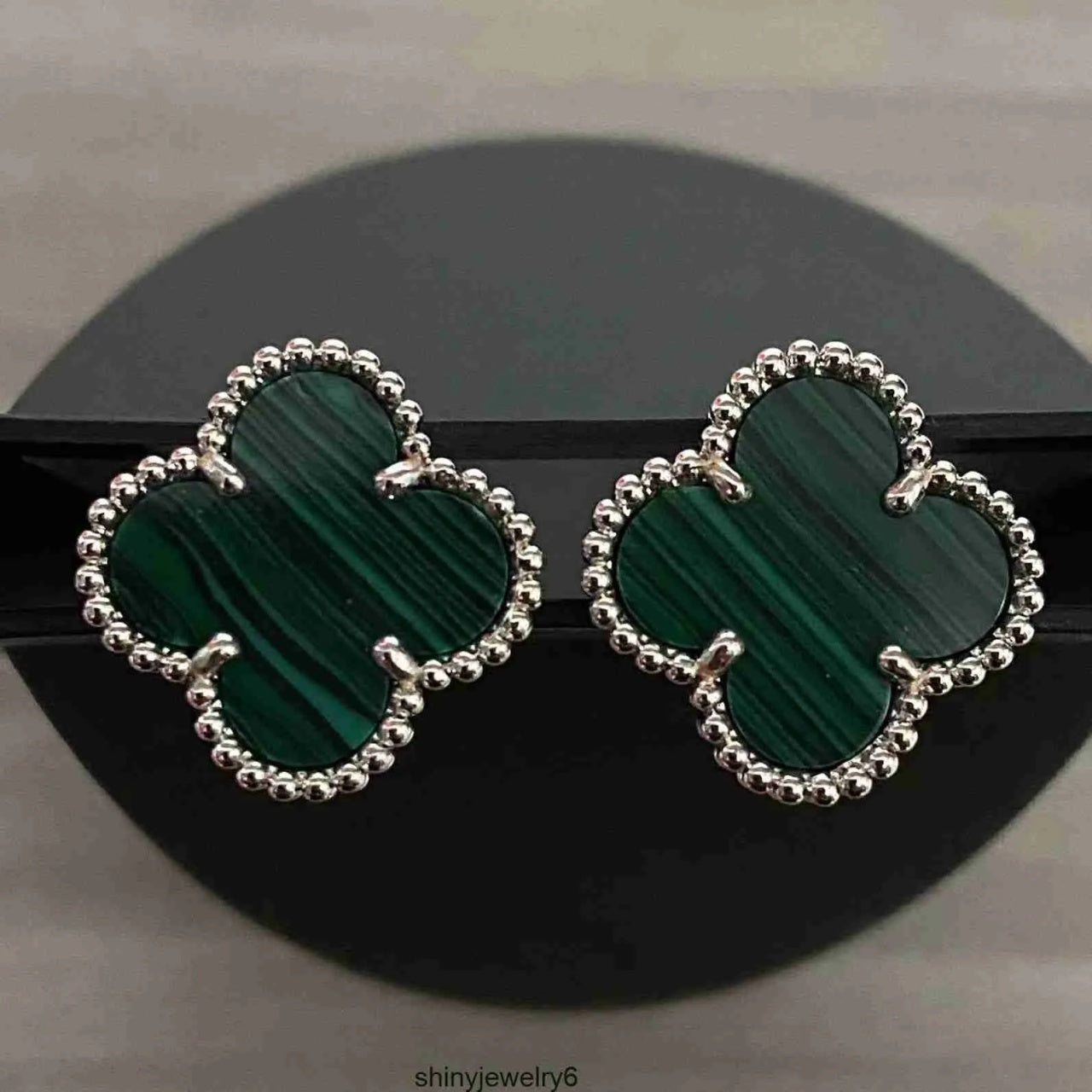 Cercei din Argint 925 cu Piatra Verde Malachit – Design Trifoi cu Patru Foi, Simbol al Norocului