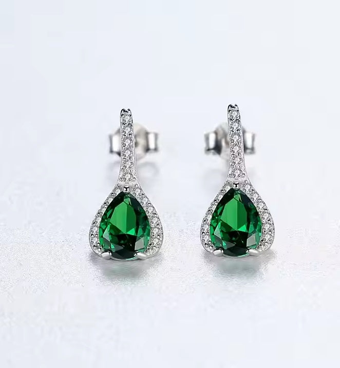 Cercei din Argint 925 cu Zirconiu Verde– Design Elegant și Strălucitor 3.2g