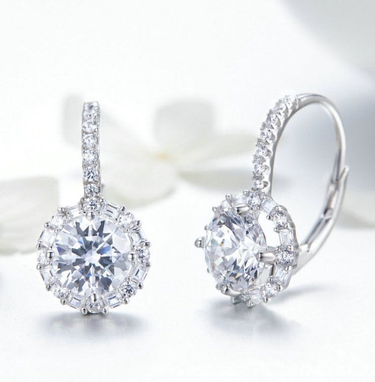 Cercei Din Argint 925 Rotunzi Tip Picatura Cu Pietre Stralucitoare Design Elegant Clasic Pentru Femei Accesorii Rafinate Pentru Tinute De Zi Si Ocazii Speciale 2.5g