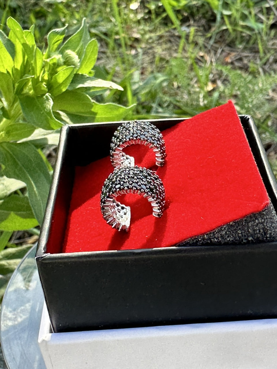 Cercei din Argint 925 cu pietre negre și design texturat