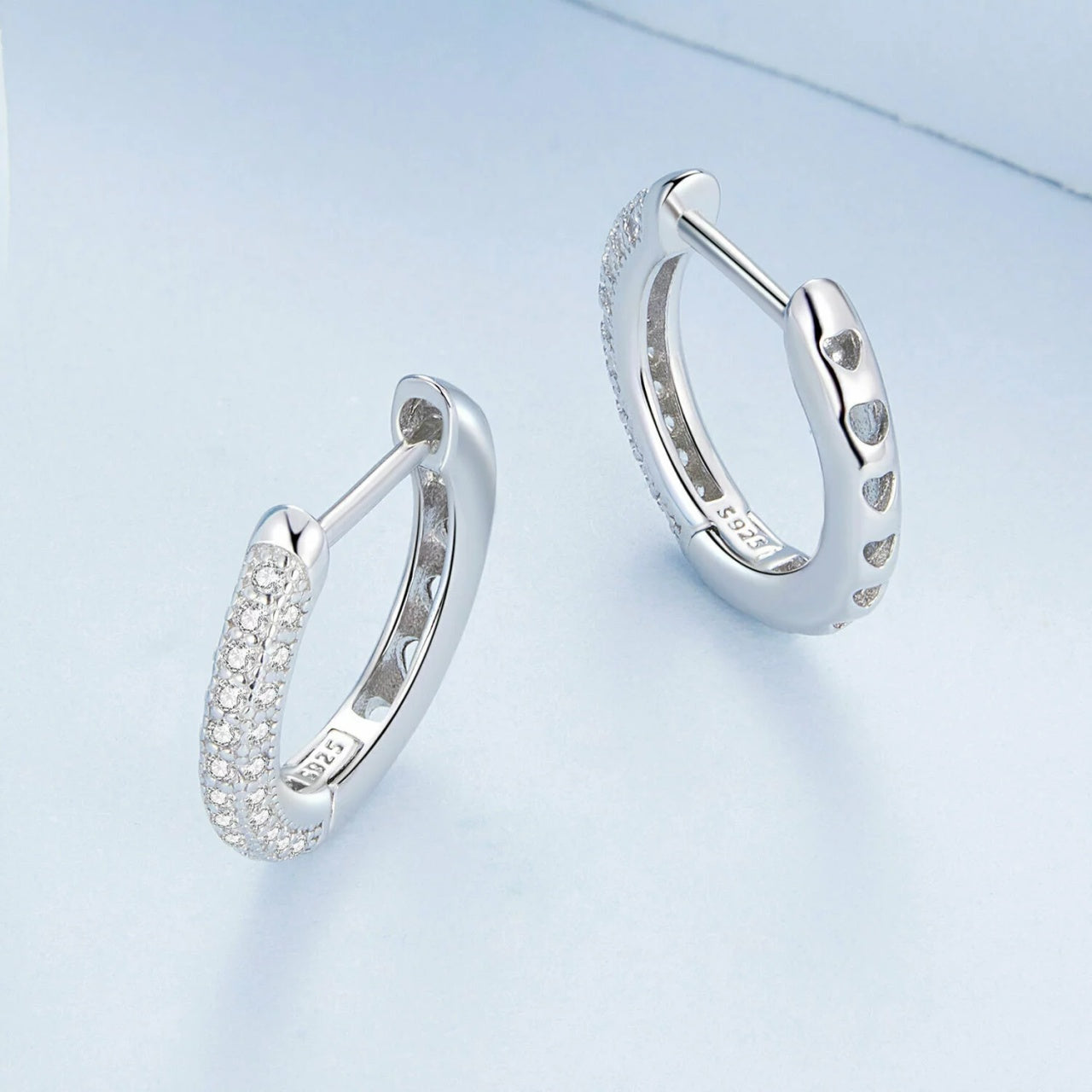Cercei din argint Half Glamour Hoops, Argint 925, Pentru Femei 1.94g