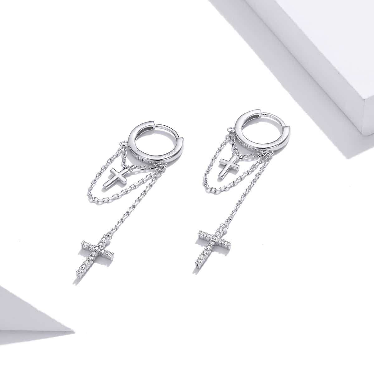 Cercei Din Argint 925 lungi Cruciulite Model Deosebit 2.2g