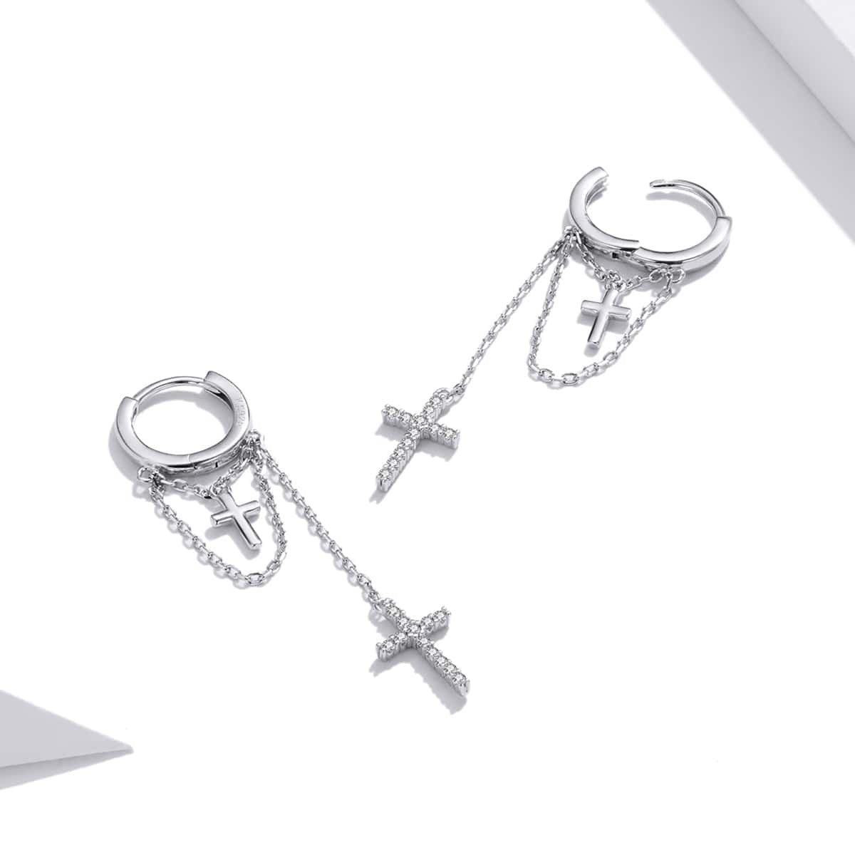 Cercei Din Argint 925 lungi Cruciulite Model Deosebit 2.2g