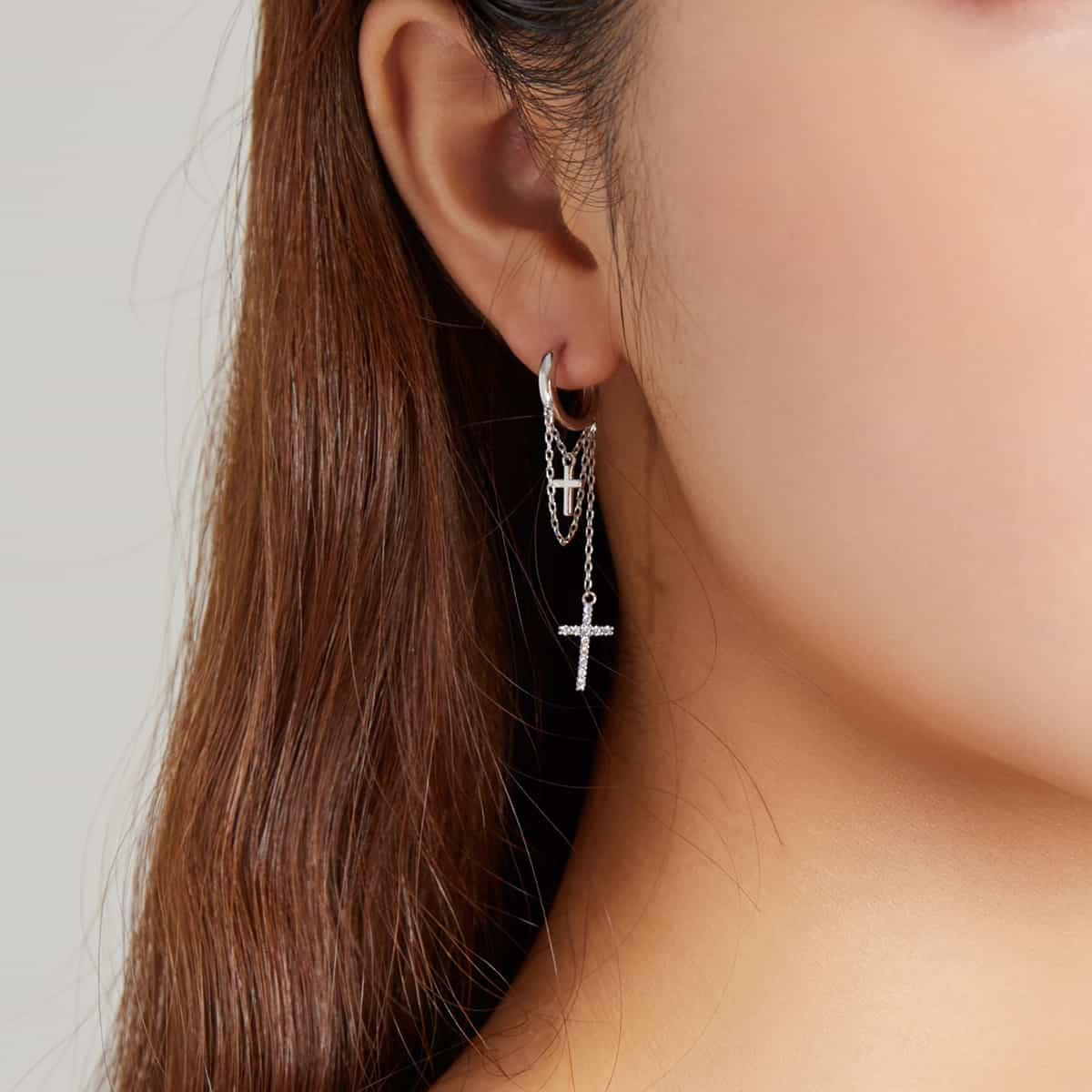 Cercei Din Argint 925 lungi Cruciulite Model Deosebit 2.2g