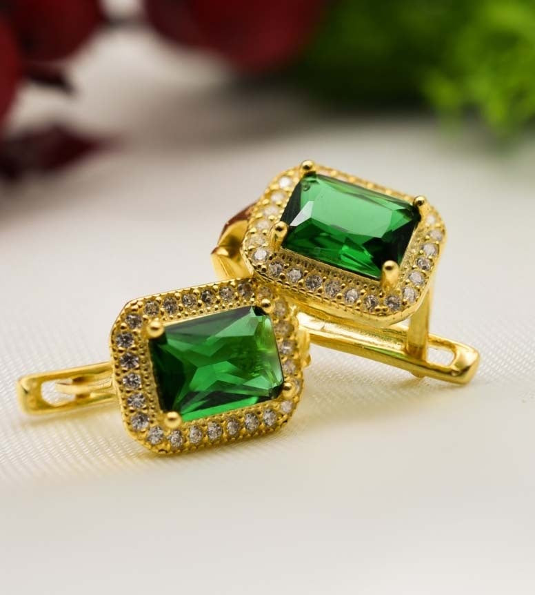 Cercei Eleganti Aurii Cu Piatra Verde Dreptunghiulara Din Argint 925 4.14g