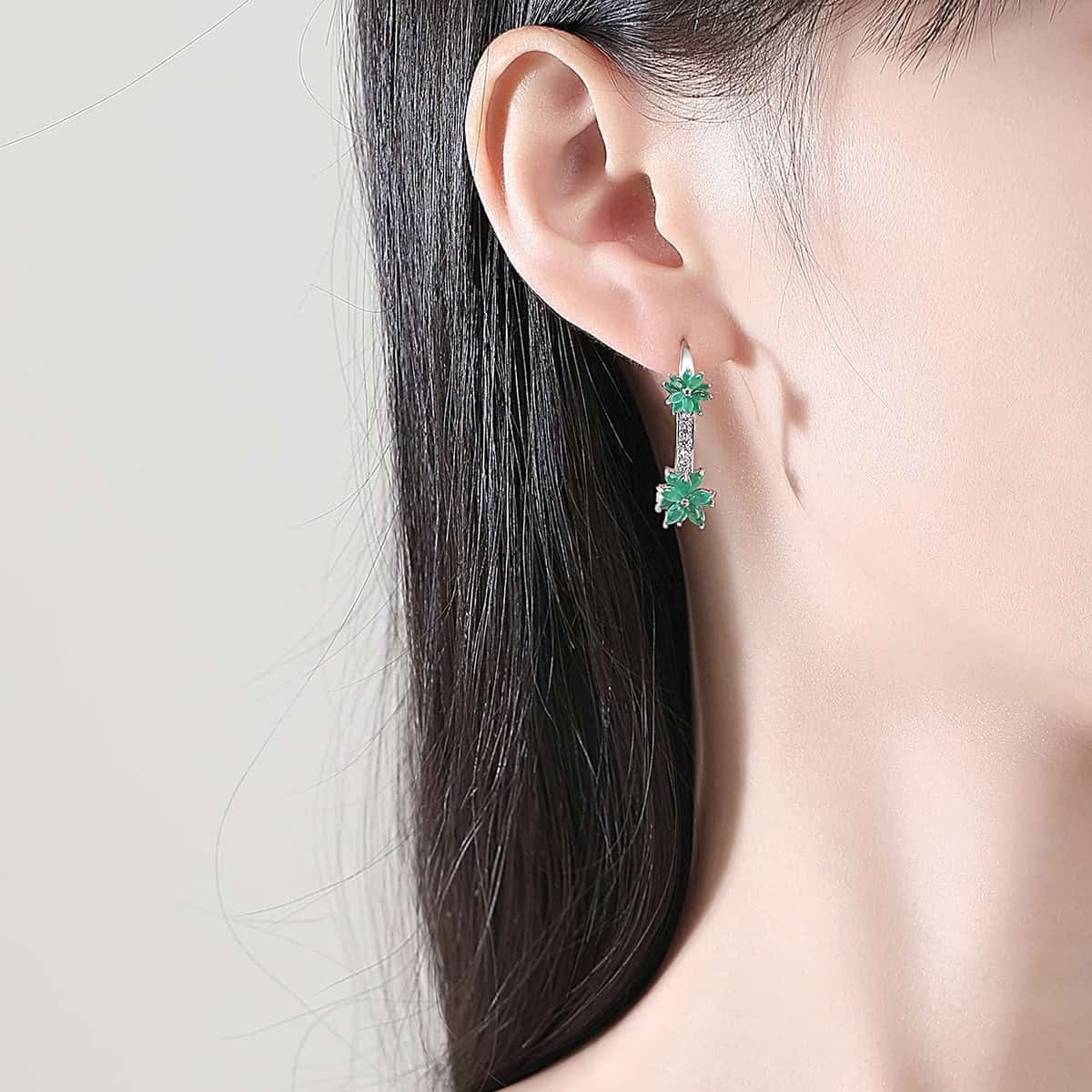 Cercei Eleganți Din Argint 925, Model Floral Cu Pietre Zirconiu Verde Smarald Și Cristale Strălucitoare, Design Modern Și Rafinament