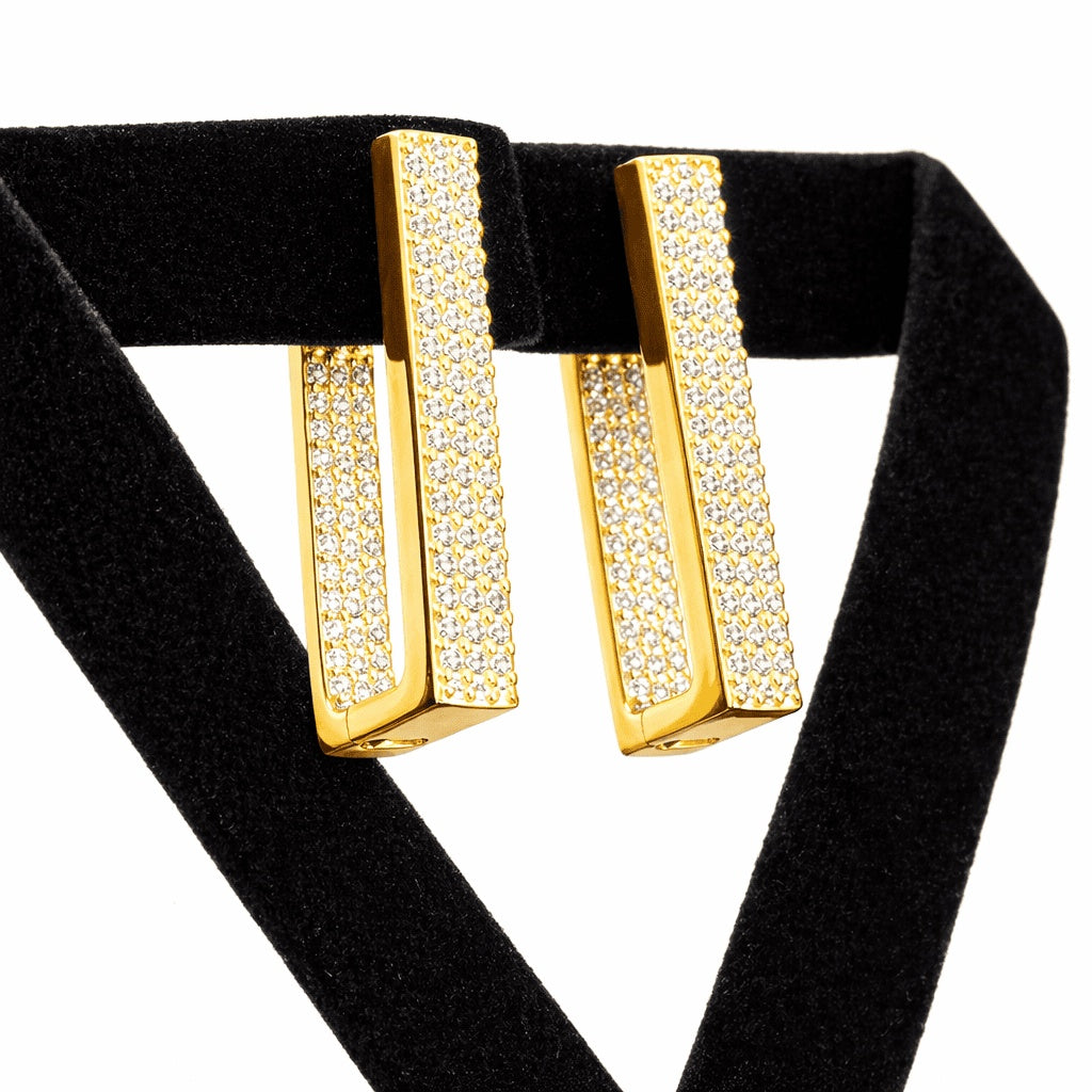 Cercei eleganți din argint 925 placat cu aur – design geometric cu micro zirconii