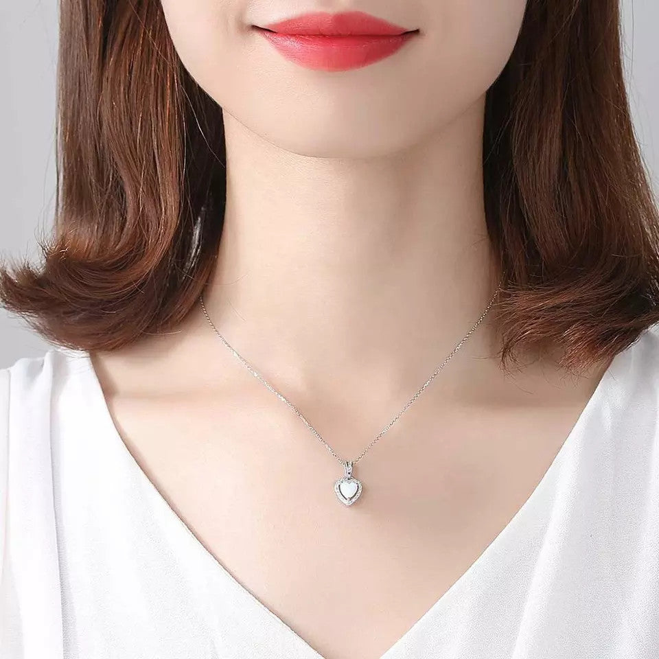 Colier din Argint 925 Inima cu Piatra Opal 2.11g