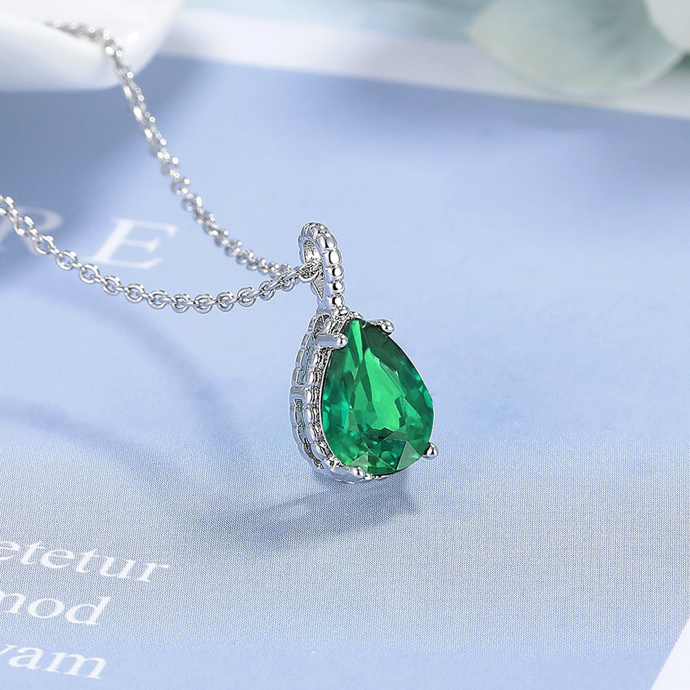 Colier Elegant cu Pandantiv de Cristal, Disponibil în Diverse Culori, Ideal pentru Orice Ocazie
