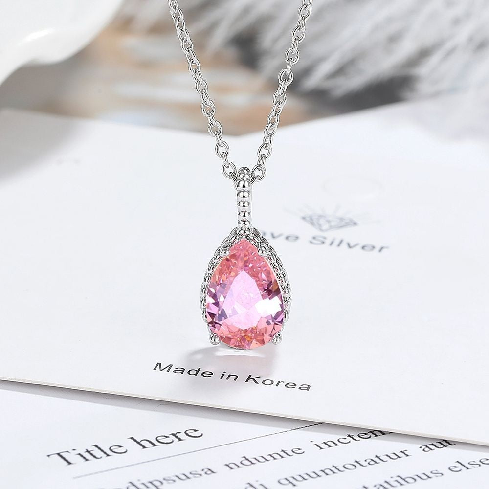 Colier Elegant cu Pandantiv de Cristal, Disponibil în Diverse Culori, Ideal pentru Orice Ocazie