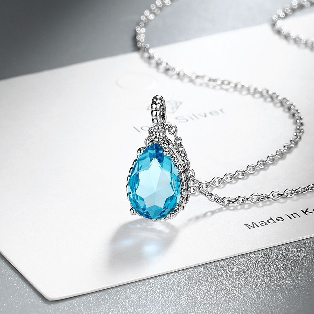 Colier Elegant cu Pandantiv de Cristal, Disponibil în Diverse Culori, Ideal pentru Orice Ocazie