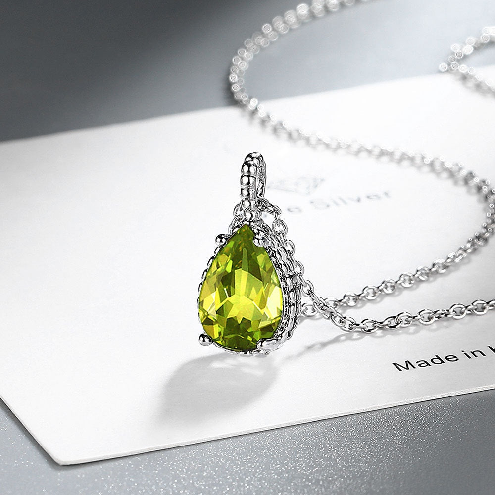 Colier Elegant cu Pandantiv de Cristal, Disponibil în Diverse Culori, Ideal pentru Orice Ocazie