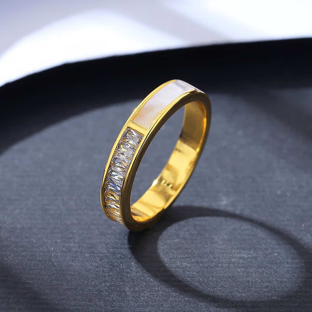 Inel Argint 925 Aurit, Cu Insertie Sidef(perla) Si Cristale Zirconiu, Model Elegant Si Modern, Ideal Pentru Ocazii Speciale