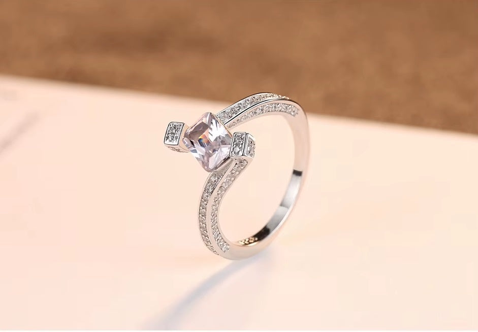 Inel din Argint 925 cu Zirconiu – Design Geometric Modern și Strălucitor 2.47g