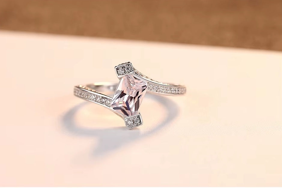 Inel din Argint 925 cu Zirconiu – Design Geometric Modern și Strălucitor 2.47g