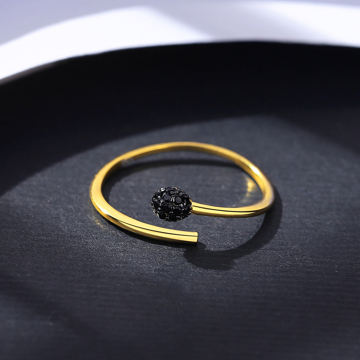 Inel Reglabil Din Argint 925 Placat Cu Aur, Design Modern Cu Piatra Neagra Stralucitoare, Accesoriu Elegant Pentru Femei, Bijuterie Premium