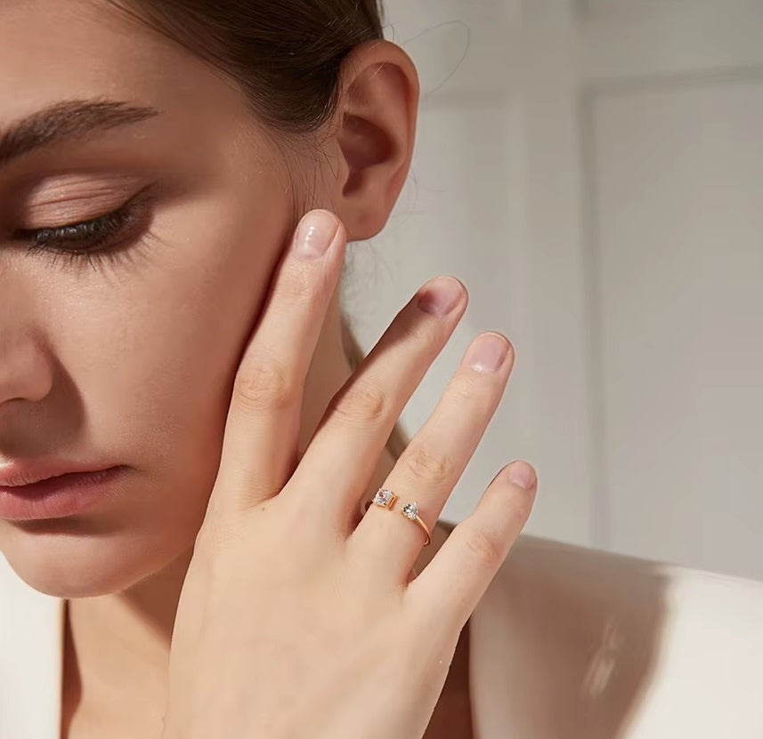 Inel Reglabil Femei, Design Modern Cu Doua Pietre Zirconiu, Argint 925 Placat Aur 18K