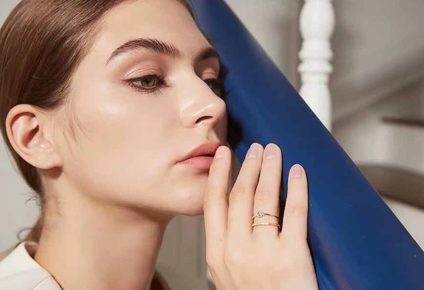 Inel Subtire Din Argint 925 Placat Aur 14K, Model Fin Cu Pietre Zirconiu, Verigheta Delicata Pentru Femei 0.8g