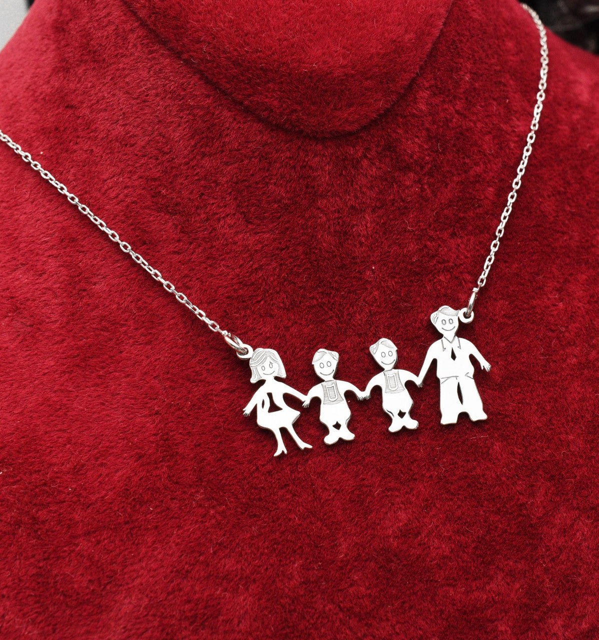 Lantisor din Argint 925 Family 4 persoane Mama, Tata si Doi Baieti 2.2g