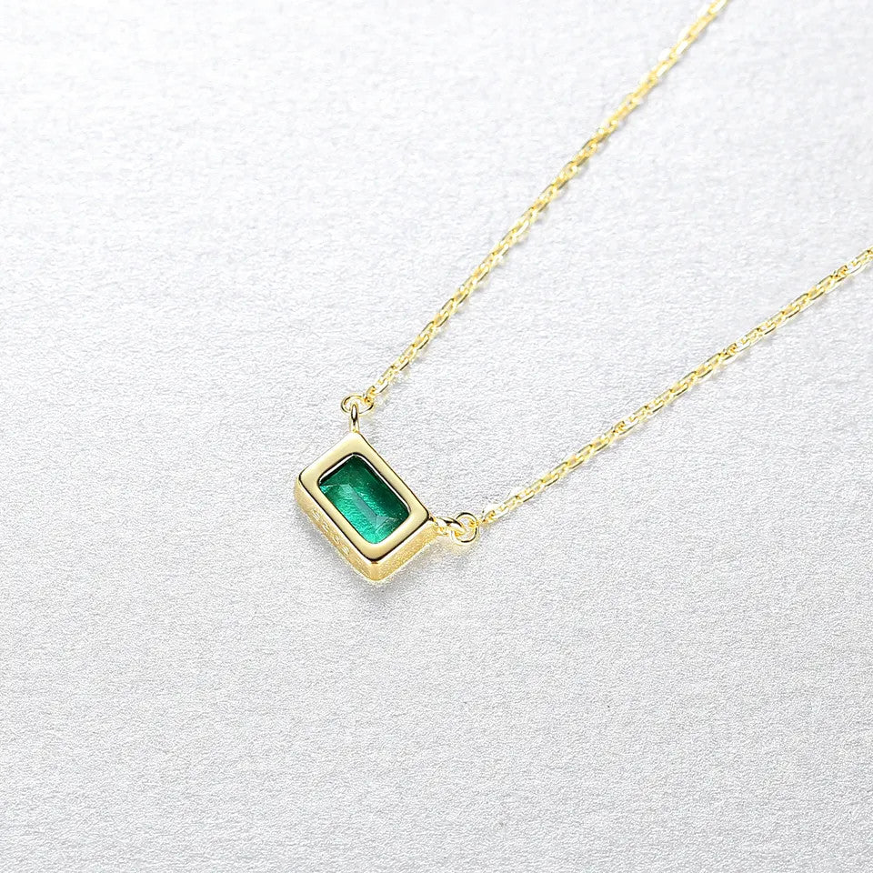 Lantisor Din Argint 925 Piatra Verde Model Finut Dreptunghiular Placat Aur 1.5g