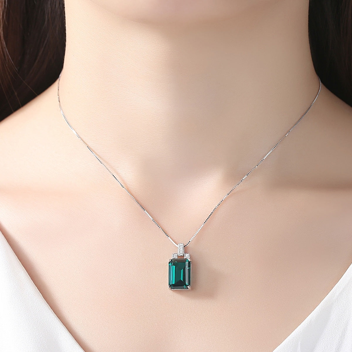 Lantisor Din Argint S925 Zirconiu Smarald Verde 7.8g