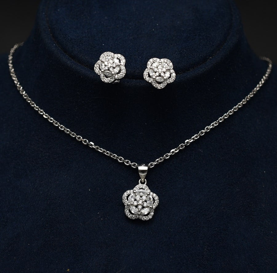 Set Argint 925 Cercei, Pandantiv, Lantisor Elegant 6.5g