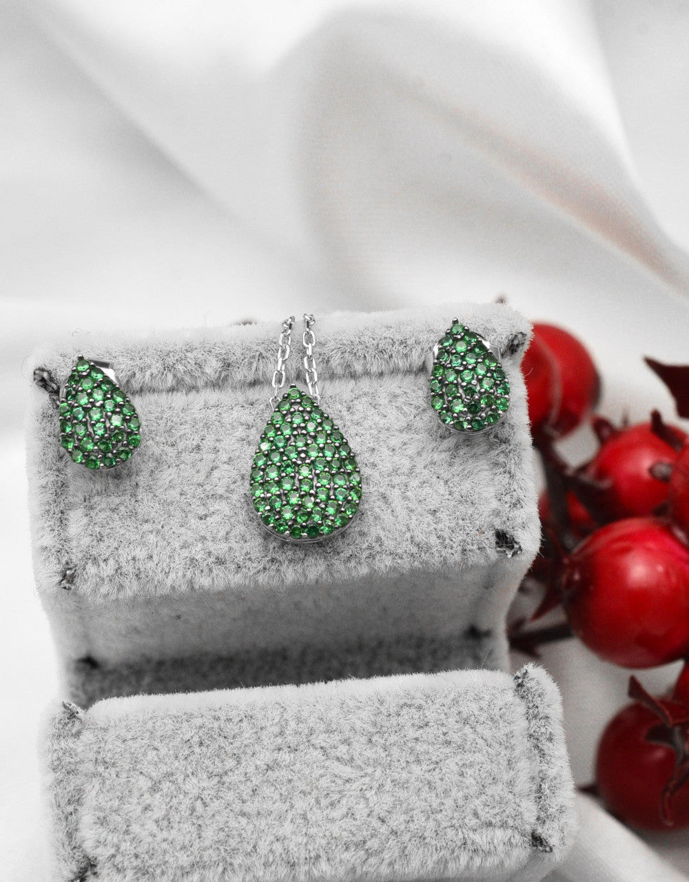 Set Din Argint 925 Cercei si Pandantiv Model Lacrima Verde 3.3g
