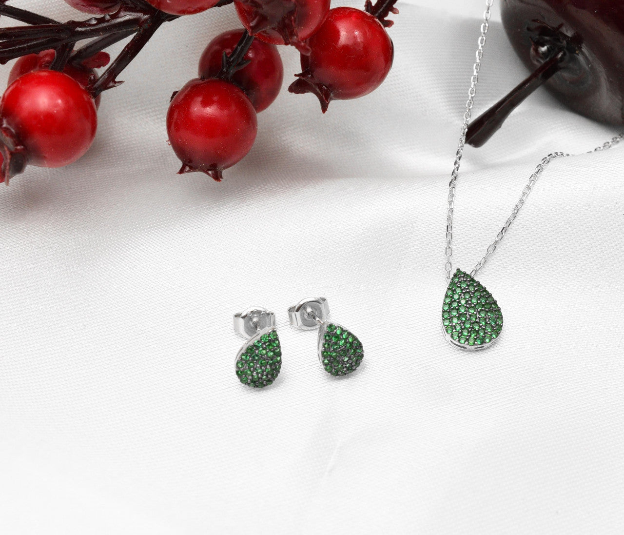 Set Din Argint 925 Cercei si Pandantiv Model Lacrima Verde 3.3g