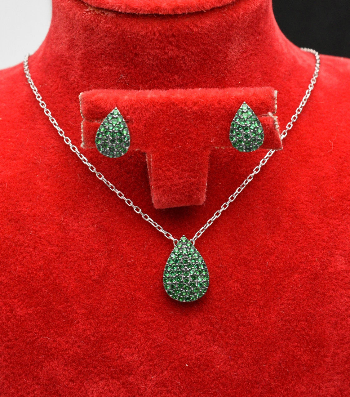 Set Din Argint 925 Cercei si Pandantiv Model Lacrima Verde 3.3g